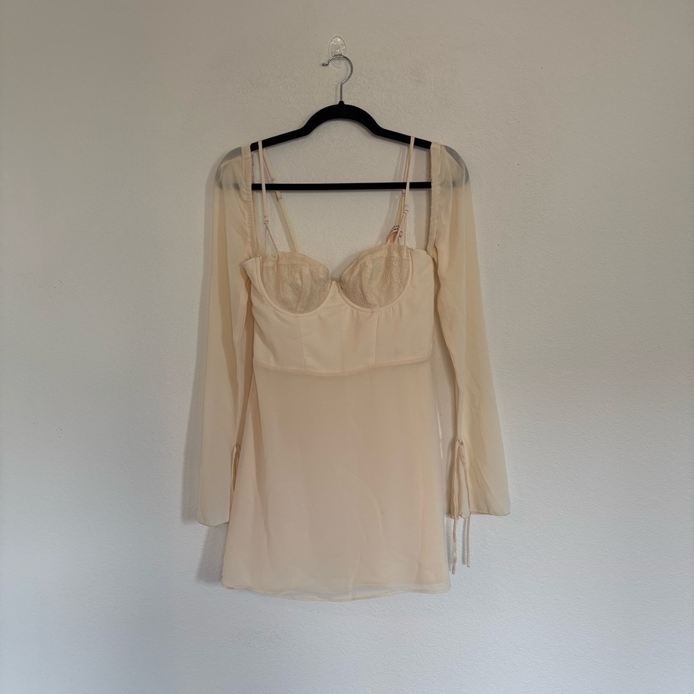Oh Polly Veronique Long Sleeve Lace Cup Mini Dress Ivory NWT - Picture 2 of 8